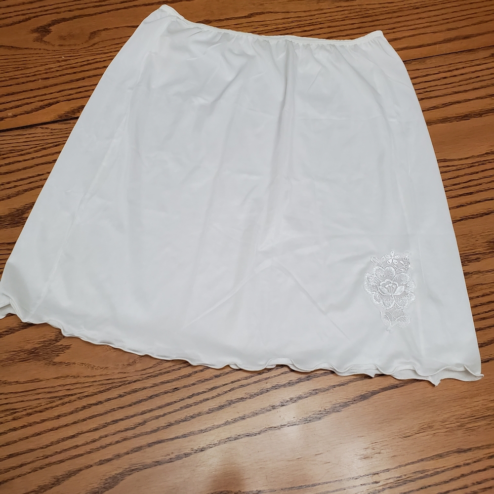 Vintage Women's Mini Slip with Embroidered Detail Medium